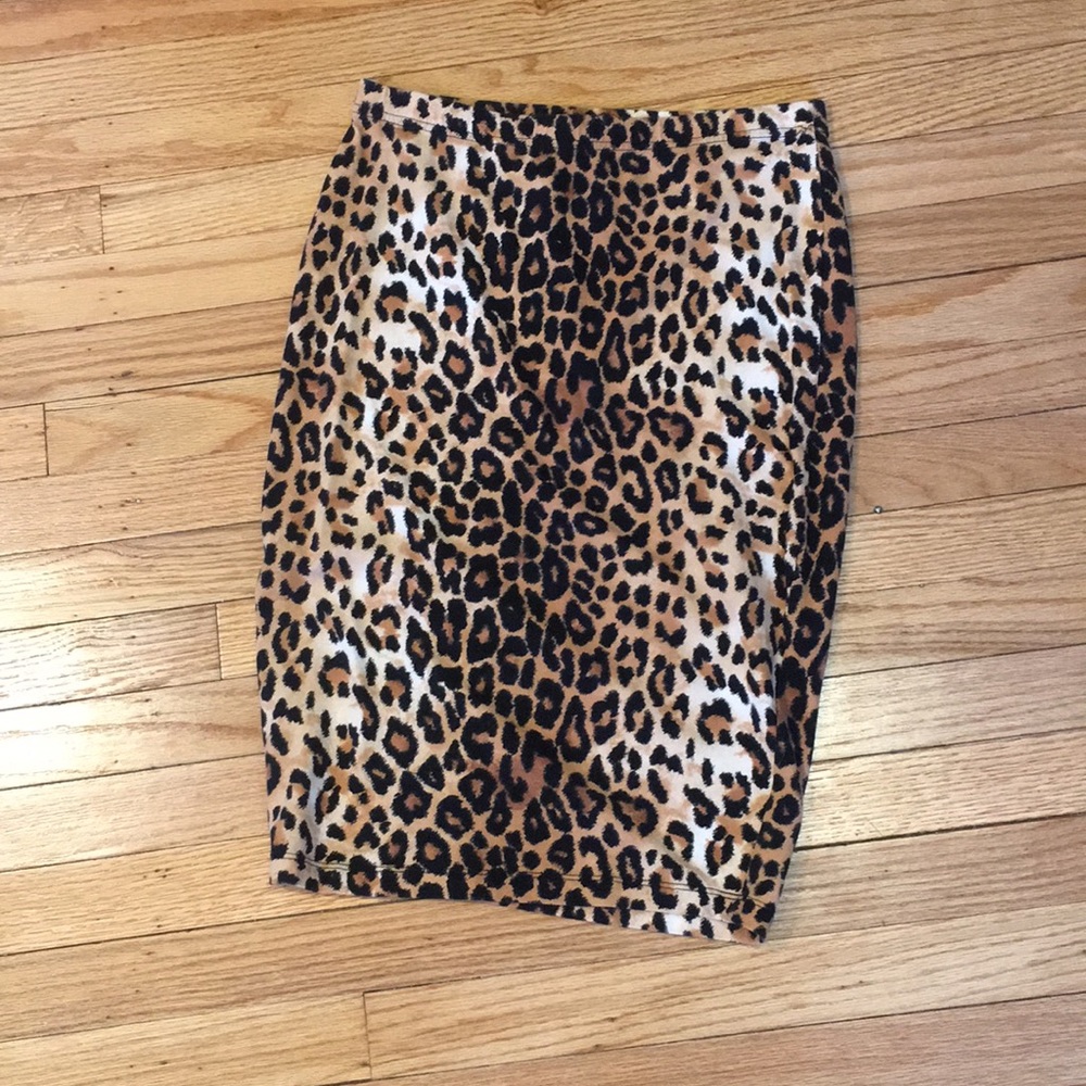 Forever21 cheetah print skirt